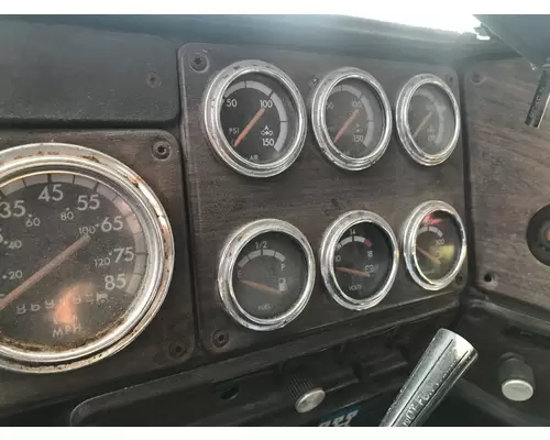 Freightliner FLD120SD Dash Panel