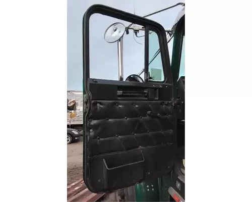 Freightliner FLD120SD Door Assembly, Front