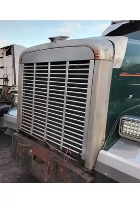Freightliner FLD120SD Grille