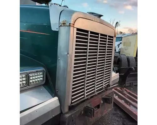 Freightliner FLD120SD Grille
