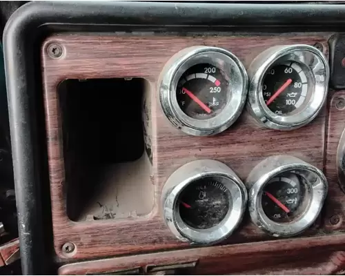 Freightliner FLD120SD Instrument Cluster