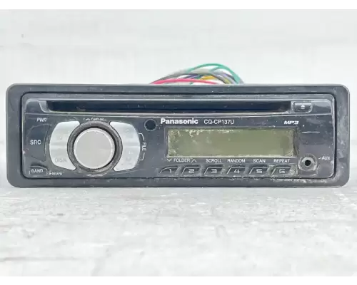 Freightliner FLD120SD Radio