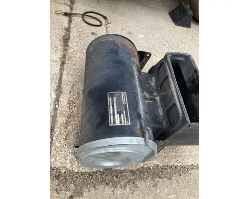 Freightliner FLD120 Air Cleaner