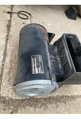 Freightliner FLD120 Air Cleaner
