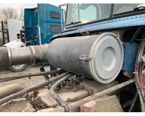 Freightliner FLD120 Air Cleaner