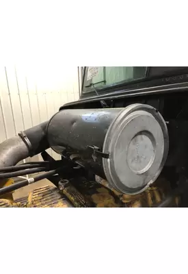 Freightliner FLD120 Air Cleaner