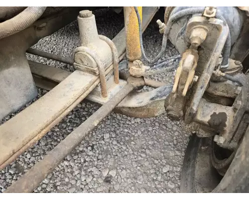 Freightliner FLD120 Axle Assembly, Front (Steer)