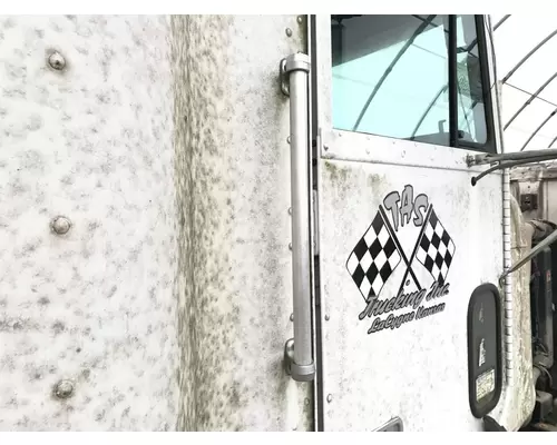 Freightliner FLD120 Body, Misc. Parts