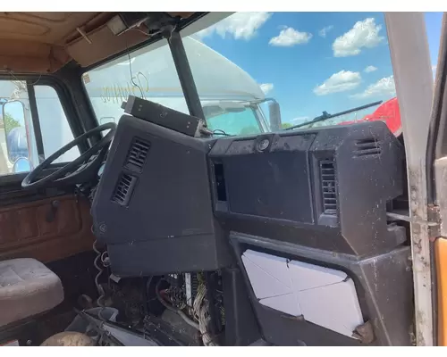 Freightliner FLD120 Dash Assembly