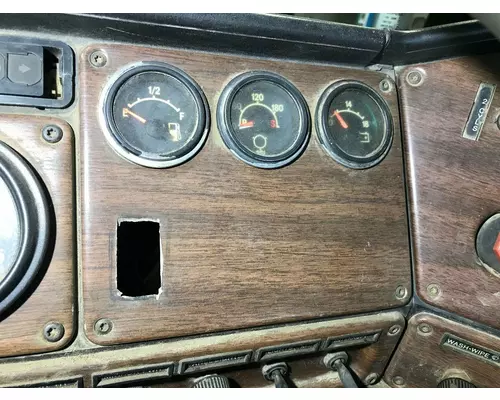 Freightliner FLD120 Dash Assembly
