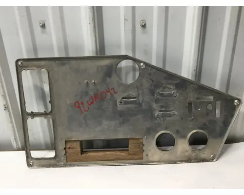 Freightliner FLD120 Dash Assembly