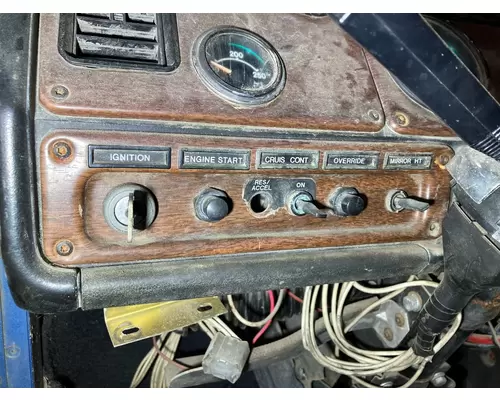 Freightliner FLD120 Dash Assembly