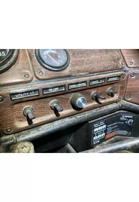 Freightliner FLD120 Dash Assembly