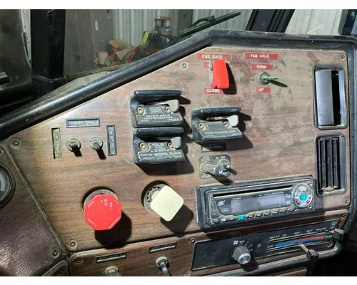 Freightliner FLD120 Dash Assembly