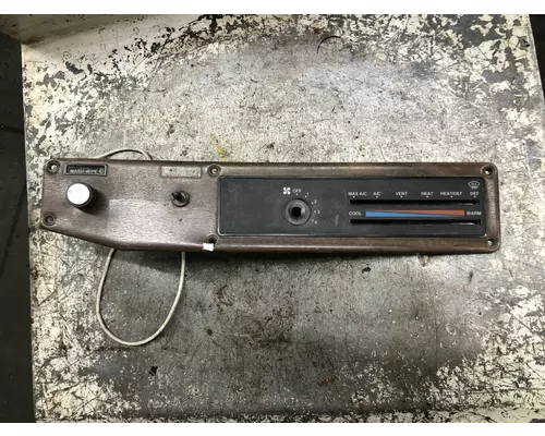 Freightliner FLD120 Dash Assembly