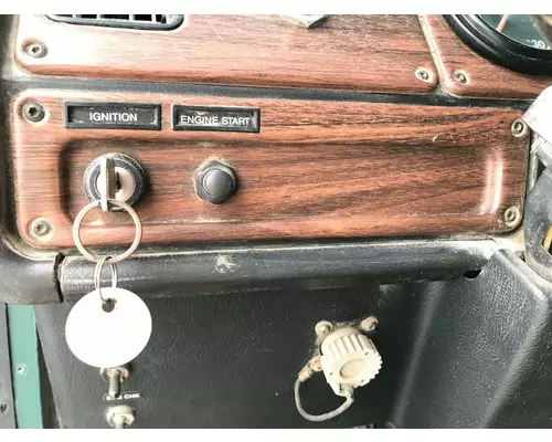Freightliner FLD120 Dash Assembly