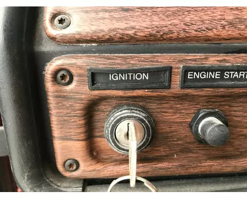 Freightliner FLD120 Dash Assembly