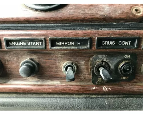 Freightliner FLD120 Dash Assembly