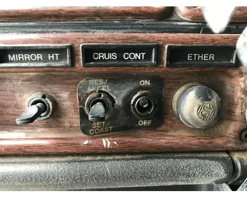 Freightliner FLD120 Dash Assembly