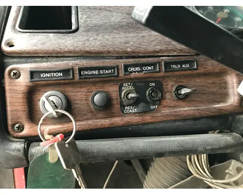 Freightliner FLD120 Dash Assembly