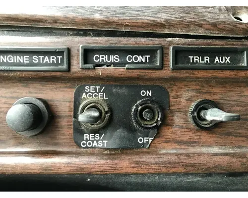 Freightliner FLD120 Dash Assembly