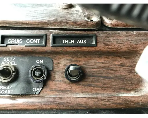 Freightliner FLD120 Dash Assembly