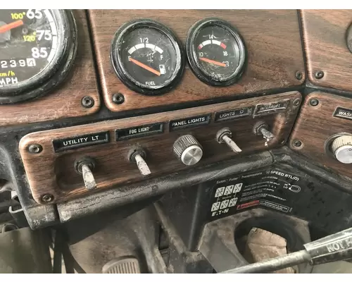 Freightliner FLD120 Dash Assembly