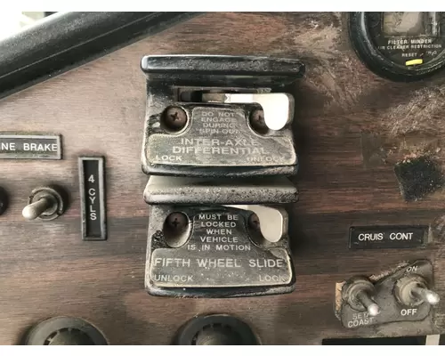 Freightliner FLD120 Dash Assembly
