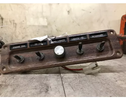 Freightliner FLD120 Dash Assembly