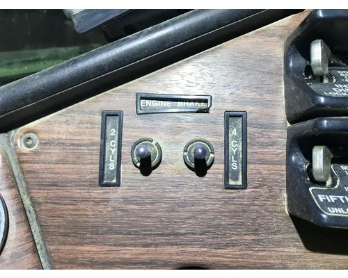 Freightliner FLD120 Dash Assembly