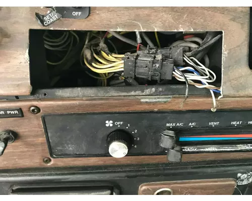 Freightliner FLD120 Dash Assembly