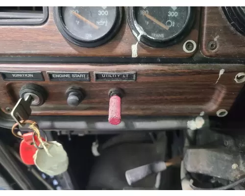 Freightliner FLD120 Dash Assembly