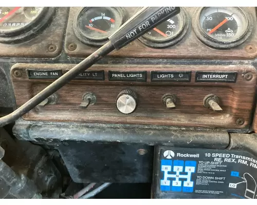Freightliner FLD120 Dash Assembly