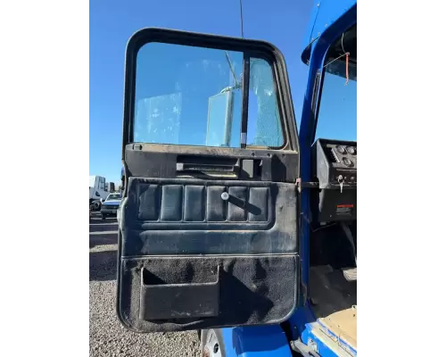 Freightliner FLD120 Door Assembly, Front