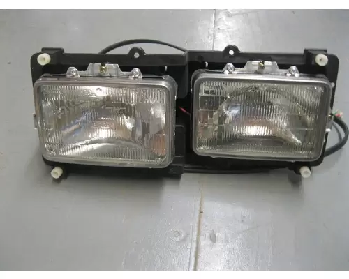 Freightliner FLD120 Headlamp Assembly in Spencer, IA #DW LH0160L