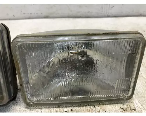 Freightliner FLD120 Headlamp Assembly