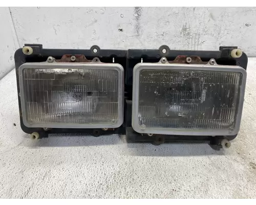 Freightliner FLD120 Headlamp Assembly