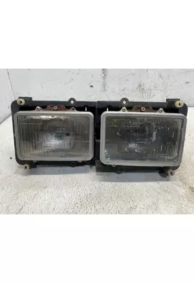 Freightliner FLD120 Headlamp Assembly