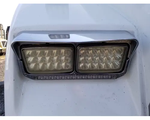 Freightliner FLD120 Headlamp Assembly
