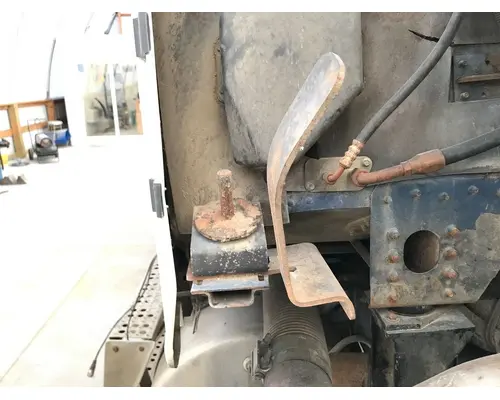 Freightliner FLD120 Hood Rest