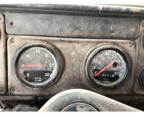 Freightliner FLD120 Instrument Cluster