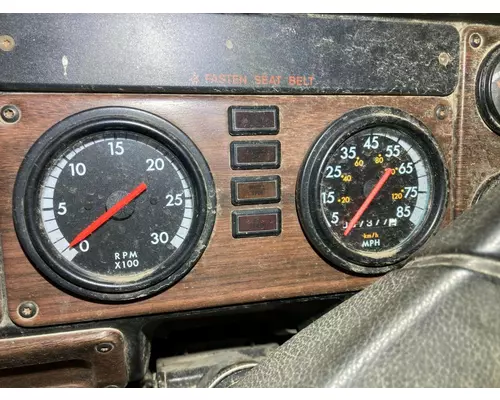 Freightliner FLD120 Instrument Cluster