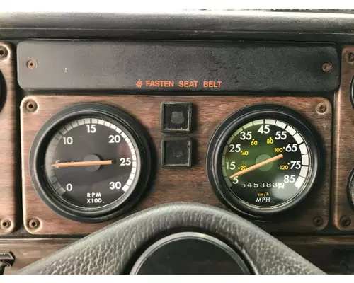 Freightliner FLD120 Instrument Cluster