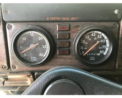 Freightliner FLD120 Instrument Cluster