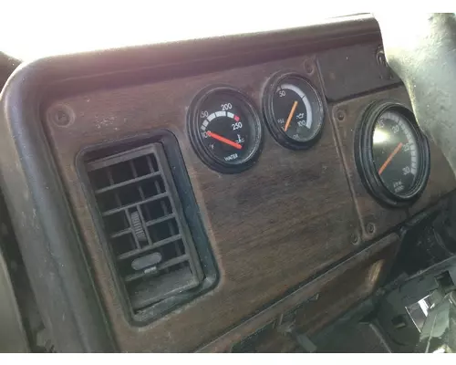 Freightliner FLD120 Instrument Cluster