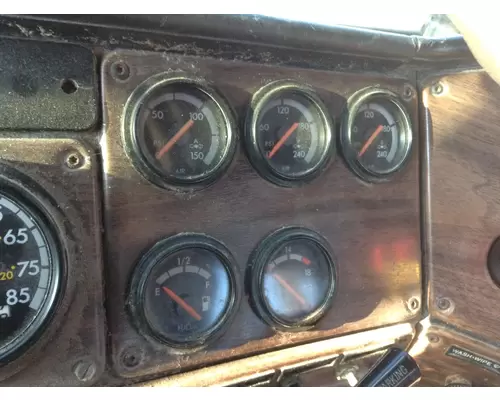 Freightliner FLD120 Instrument Cluster