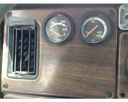 Freightliner FLD120 Instrument Cluster