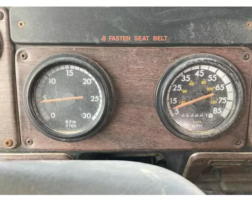 Freightliner FLD120 Instrument Cluster