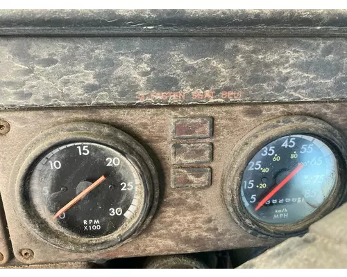 Freightliner FLD120 Instrument Cluster