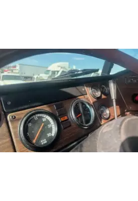 Freightliner FLD120 Instrument Cluster